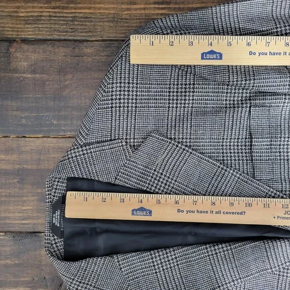 Haggar‎ Men's Sport Coat Blazer Two Button Gray Plaid Lambs Wool Size 42L